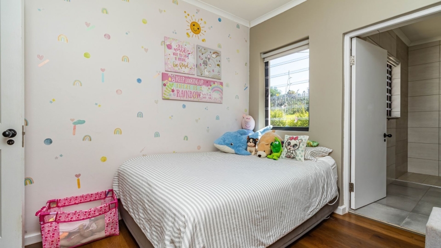 6 Bedroom Property for Sale in Hunters Home Western Cape